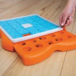 Nina Ottosson Hundespielzeug Level 3 Challenge Slider -Hundebedarf 1004190 Product