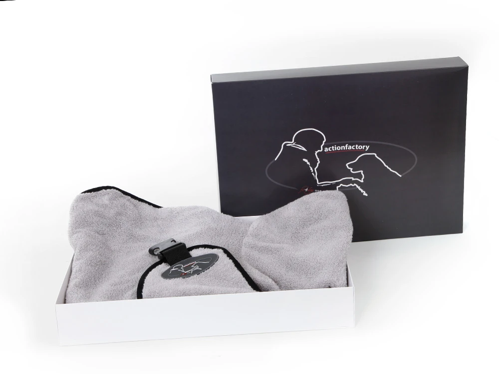 Dryup Cape Royal Hundebademantel Silver Micro Cotton 2 Dryup Cape Royal Hundebademantel Silver Micro Cotton – Bild 2