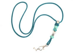 Mein Smaragdgrünes Pfeifenband Mit Schmucksteinen